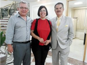 A partir da esq., delegado Tadeu, Vereadora Nadir e advogado Ademar Gomes. Foto: DIVULGAÇÃO
