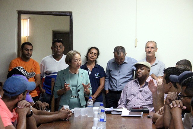 Durante reunião com dirigentes e SELJ, Tamiko acertou os últimos detalhes do campeonato que começa na próxima quinta-feira (19) com jogos no ginásio municipal. Foto: Secom/ Prefeitura