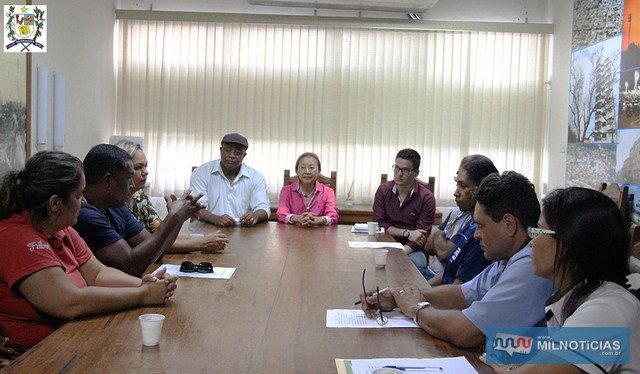 Tamiko e membros da Apan durante reunião. Foto: Secom/Prefeitura