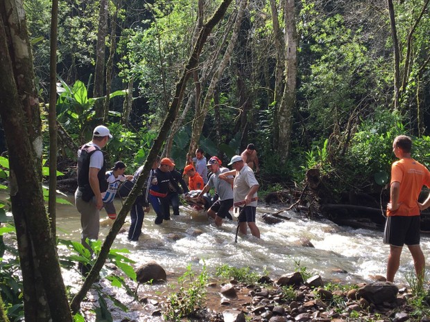 Corpo da quarta vítima de afogamento em cascata no RS é encontrado (Foto: Alice Pavanello/RBS TV).