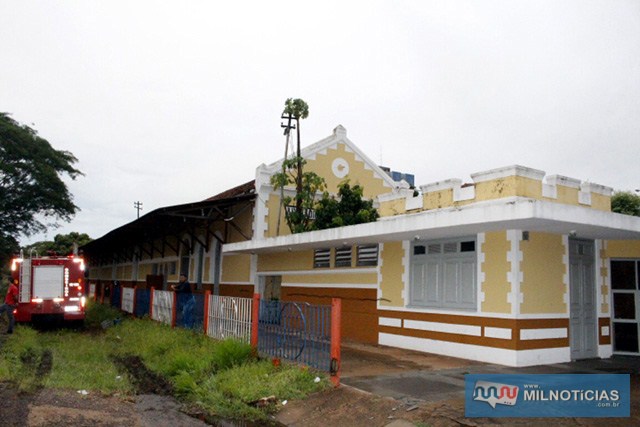 Encontros sexuais estariam acontecendo a noite, na rua atrás do centro cultural "Pioneiros de Andradina". Foto: Manoel Messias/Mil Noticias