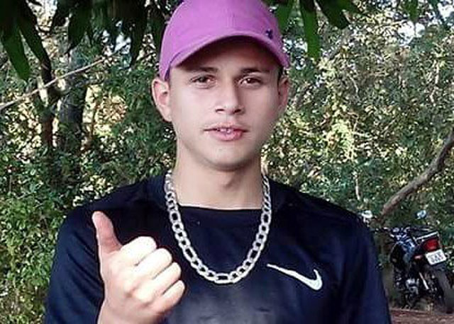 Rapaz de 17 anos morreu após ser atingido por três disparos de arma de fogo. foto: Facebook