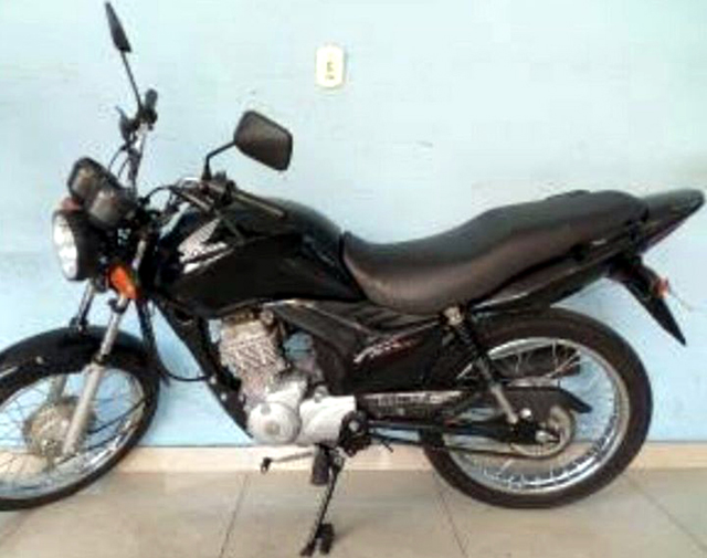Motocicleta furtada é uma Honda CG 125cc FAN ES, ano 2009, na cor preta, placa ARS – 3087 (Castilho/SP). Foto: Facebook/ Reprodução
