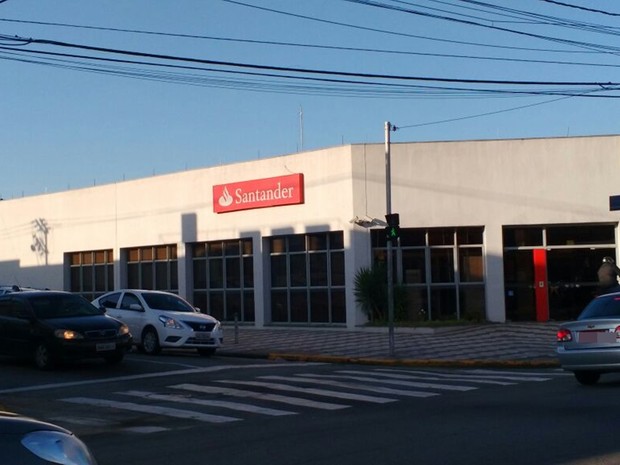 Vigilantes e gerente de banco ficaram presos em sala (Foto: Maiara Barbosa/G1).
