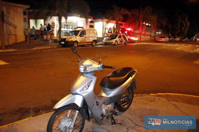 Dupla ocupando a Biz na cor prata estava a caminho de um lanche, quando tiveram a trajetória interrompida. Foto: MANOEL MESSIAS/Agência