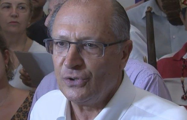 Governador Geraldo Alckmin esteve na região nesta sexta-feira (Foto: Reprodução/TV TEM)