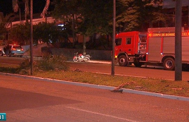 Acidente foi na madrugada desta quinta-feira (9) (Foto: Reprodução/ TV Morena).