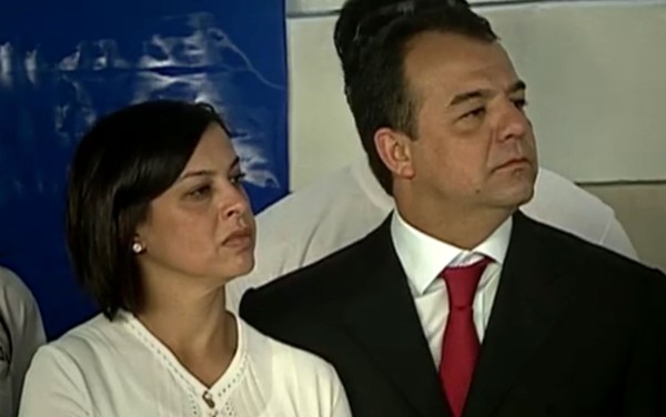 PF quer saber onde foram parar 80 joias compradas por Cabral, Adriana e assessor (Foto: Reprodução / TV Globo).