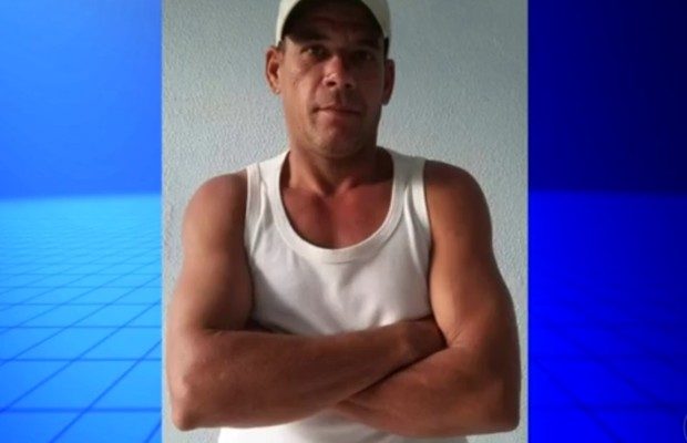 Elias dos Santos, de 39 anos, foi levado para a Penitenciária de Marília e vai responder por tentativa de homicídio qualificado e violência doméstica (Foto: Reprodução/TV TEM).