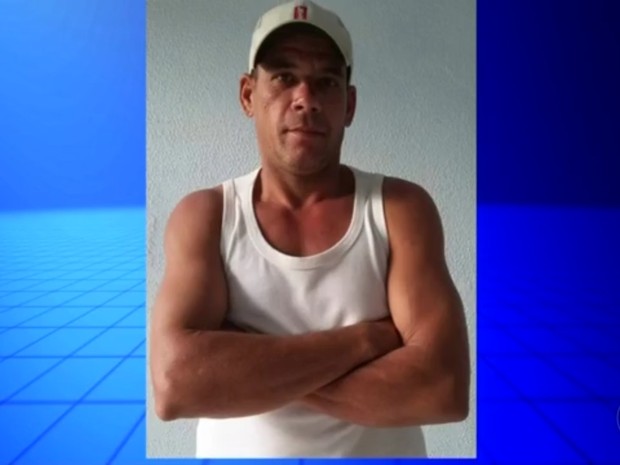 Elias dos Santos, de 39 anos, foi levado para a Penitenciária de Marília e vai responder por tentativa de homicídio qualificado e violência doméstica (Foto: Reprodução/TV TEM).