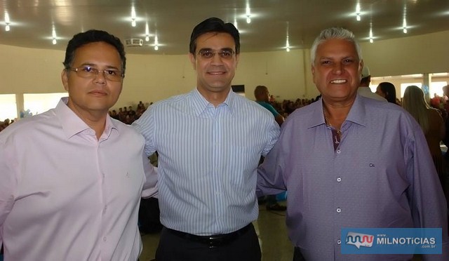 A partir da dir., p/ esq., vice prefeito de Castilho, Espedito Leite, secretário Rodrigo Garcia e vereador Flávio Nascimento. Foto: Assessoria de Imprensa