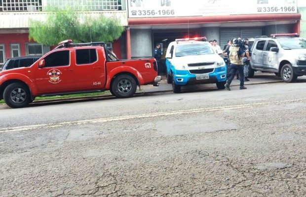 Homem atirou na cabeça da mulher e no próprio queixo, segundo a delegada (Foto: Nathália Rabelo/G1 MS).