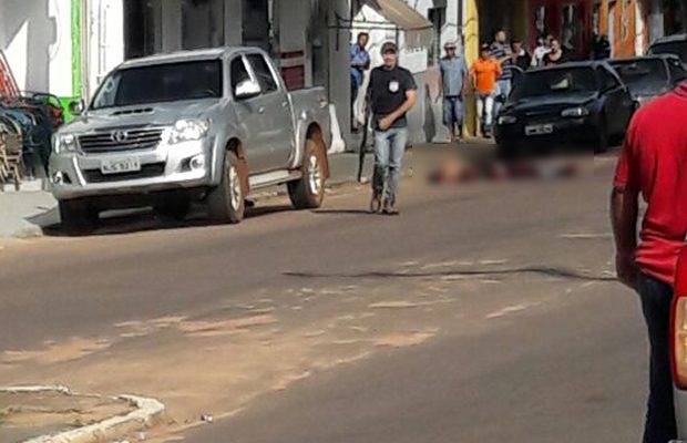 Assaltantes invadiram agência do Correios em Poconé (MT) (Foto: João Paulo Rezende/ Clique F5).