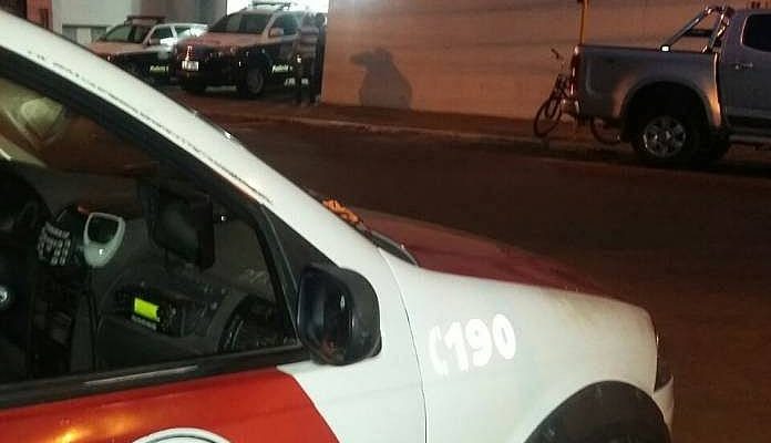 Adolescente foi levada pela PM para o plantão policial de Araçatuba. Foto: Regionalpress