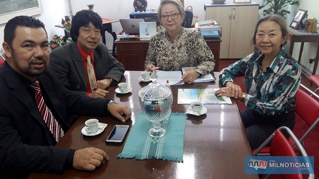 Tamiko durante encontro com a presidente da Sociedade Brasileira de Cultura Japonesa e de Assistência Social (Bunkyo), Harumi Arashiro Goya. Foto: Secom/Prefeitura