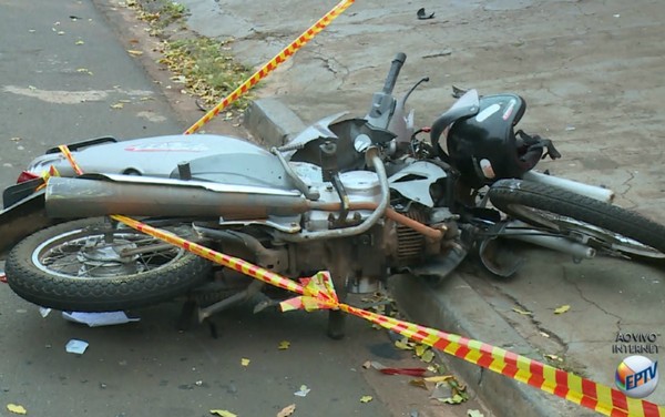 Motociclista morre ao colidir em poste na zona leste de Ribeirão Preto, SP.