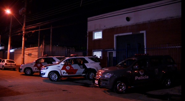 Suspeitos foram encontrados em barracão no Jardim dos Amarais, em Campinas (SP) (Foto: Reprodução/EPTV).