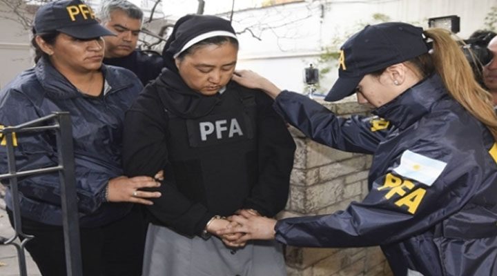 Na imagem a freira que foi detida sob a acusação de ter compactuado com o abuso de uma dezena de crianças. (Reportagem/El país/Arquivo pessoal)
