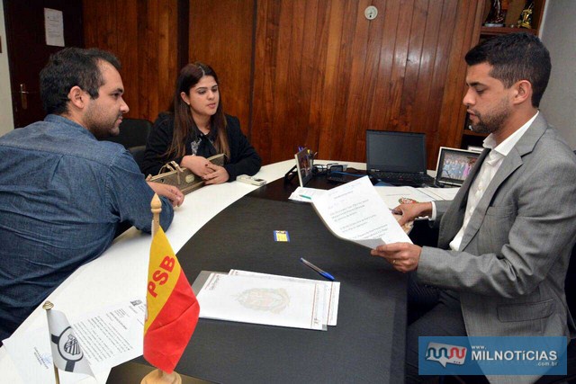 A reunião aconteceu no gabinete do Deputado Caio França, que recebeu a proposta de emenda no valor de 200 mil reais. Foto: Assessoria de Imprensa