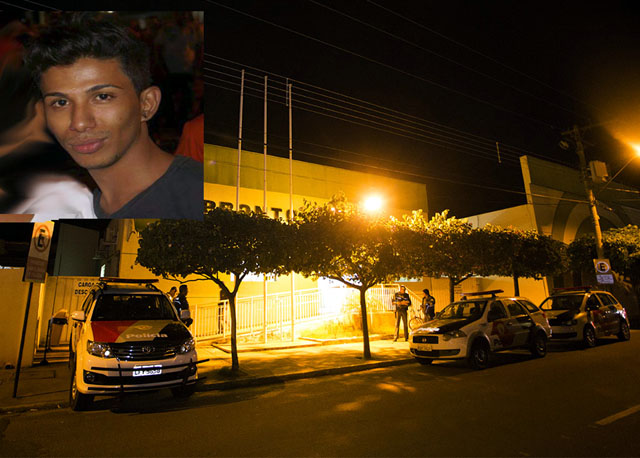 Válber Bastos dos Santos Silva (detalhe), de 21 anos, foi assassinado com três tiros. Foto: Portal Castilho