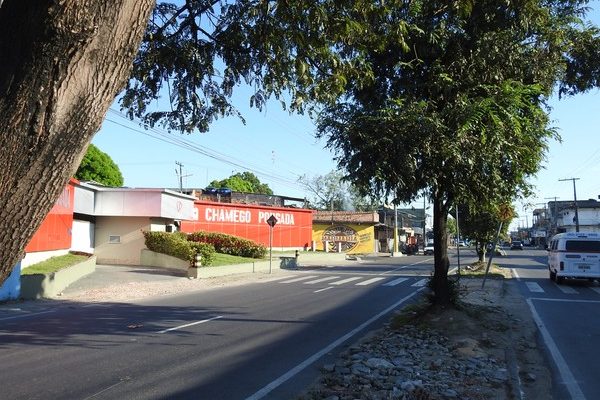 Atropelamento ocorreu em frente a motel na Zona Leste de Manaus (Foto: Ive Rylo/G1 AM)