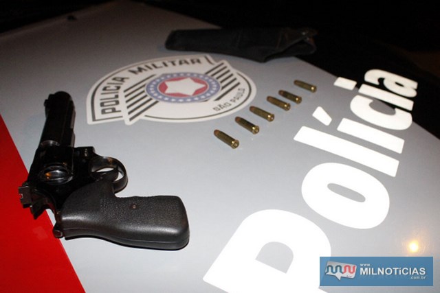 Revólver .357 Magnun estava com seis munições intactas e é de uso restrito das forças policiais, além de numeração raspada. Foto: MANOEL MESSIAS/Agência