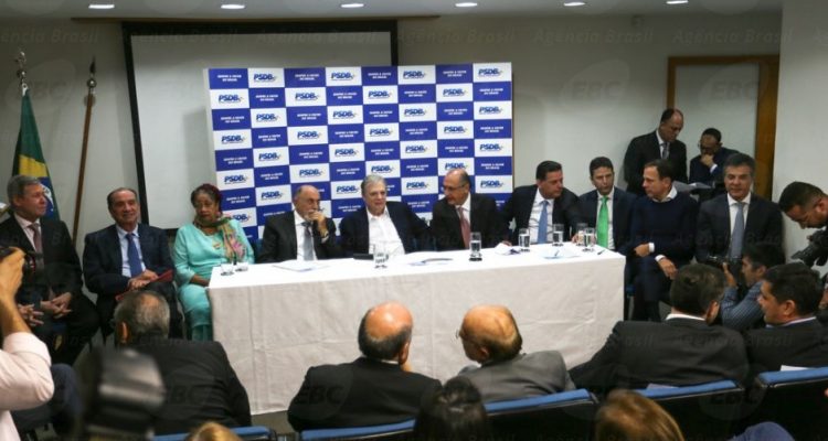 Cúpula do PSDB se reuniu e decidiu permanecer na base de apoio do governo Temer. Foto: Jornaldamidia.com.br