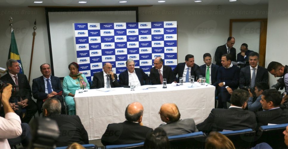 Cúpula do PSDB se reuniu e decidiu permanecer na base de apoio do governo Temer. Foto: Jornaldamidia.com.br