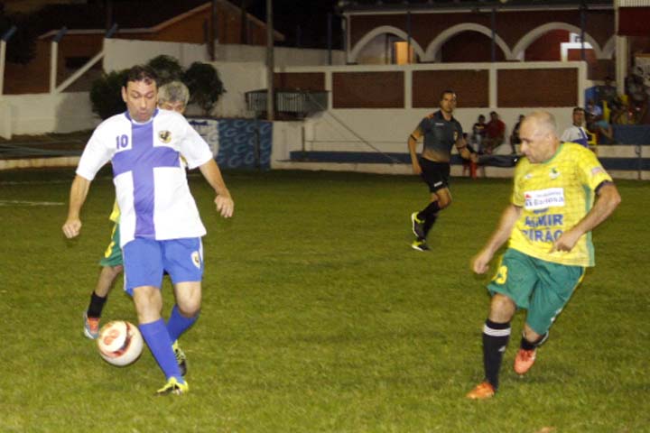 Sertanejo (azul e branco), venceu o Ubec (verde e amarelo), mas ficou fora da final pelo placar agregado. Foto: Manoel Messias/Mil Noticias