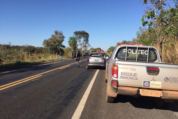 Motorista atropelou e matou idoso de 82 anos na MT-060 (Foto: Dejane Arnhold/TVCA).