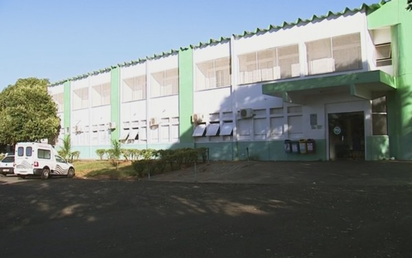 Prédio da Santa Casa de Pereira Barreto (Foto: Reprodução/TV TEM)