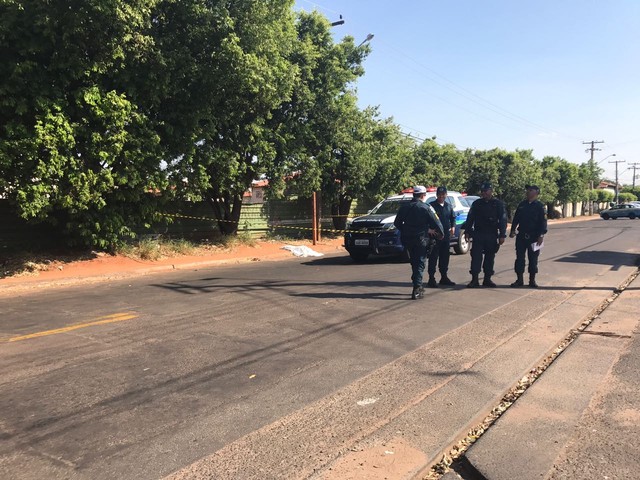 Idosa de 92 morreu ao ser atropelada por carro em Campo Grande (Foto: Camilla Jovê/ TV Morena).