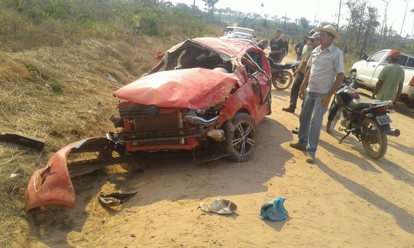 Segundo a Polícia Militar, o motorista do veículo dirigia em alta velocidade e capotou o carro; quatro pessoas morreram (Foto: Polícia Militar de MT).