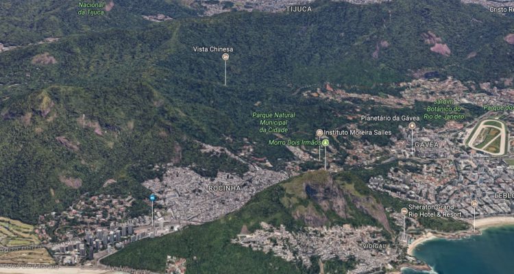Mata acima da Rocinha tem ligação com vários bairros do Rio como Horto e Tijuca (Foto: Reprodução/Google Maps).