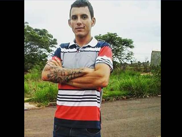 Mamute foi indiciado por tráfico de entorpecente e recolhido à cadeia de Pereira Barreto. O outro rapaz foi liberado. Foto: Facebook/Reprodução