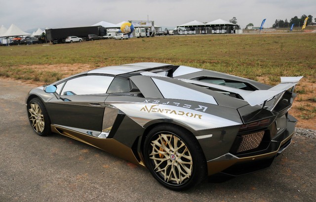 Carro de luxo participava de eventos de velocidade em Caçapava no fim de semana (Foto: Arquivo pessoal/Artur Zaltsman).