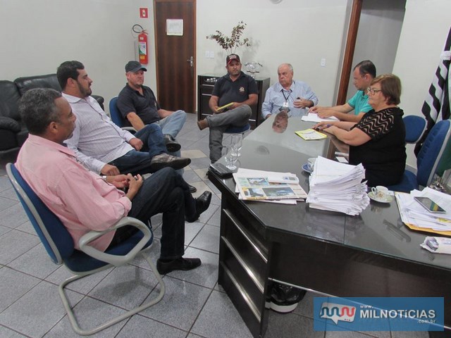 Reunião aconteceu no gabinete da prefeita Fátima Nascimento. Fotos: Assessoria de Comunicação
