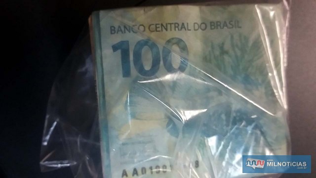 Foram apreendidas seis notas falsas, sendo duas de R$ 100,00 e outras quatro de R$ 50,00. Foto: MANOEL MESSIAS/Agência