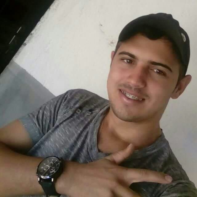 Carlos Henrique foi assassinado após dar carona para desconhecidos (Foto: Divulgação).