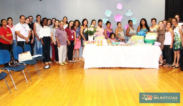 Mamães e familiares receberam o carinho das equipes da Promoção Social. Foto: Secom/Prefeitura