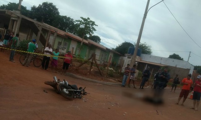 Acidente ocorreu em avenida de bairro de Cuiabá, nesta terça-feira (26) (Foto: PMMT/Divulgação).