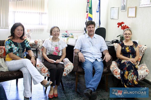 A partir da esq., Mirtes Kobayashi, Taamiko Inoue, Pedrinho Bentivóglio e Elaine Vogel. foto: Secom/Prefeitura