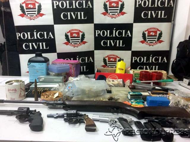 Advogado foi preso com várias armas, algumas de uso restrito. Fotos: RP10
