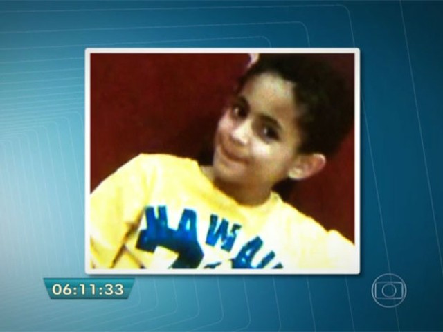O corpo do menino Ezra foi encontrado um dia depois de os pais deixarem o Brasil (Foto: TV Globo/Reprodução).