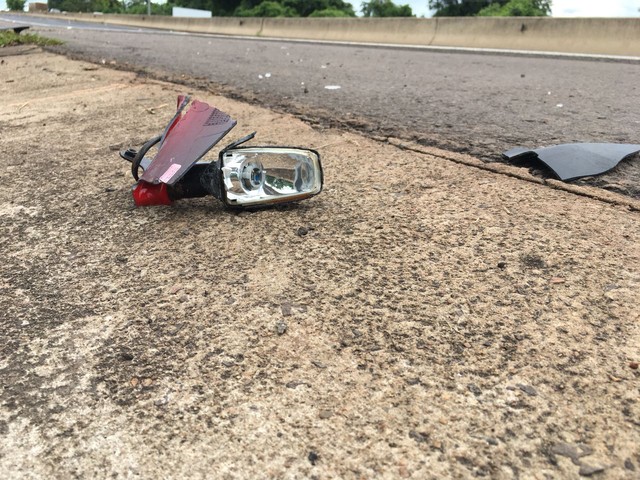 Acidente foi na madrugada deste domingo (14) na Rodovia Raposo Tavares (SP-270), em Álvares Machado (Foto: Valmir Custódio/G1).