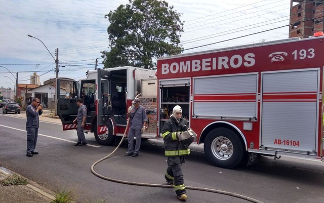 Incêndio matou homem e mulher grávida em Piracicaba (Foto: Carol Giantomaso/G1).
