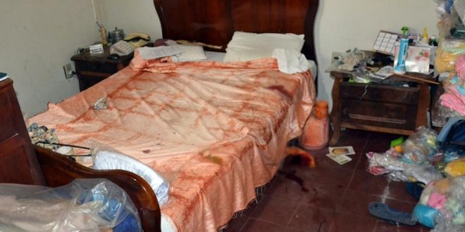 A vítima foi encontrada morta, seminua, com os pés e mãos amarrados e a cabeça coberta com capuz. JD1noticias.com