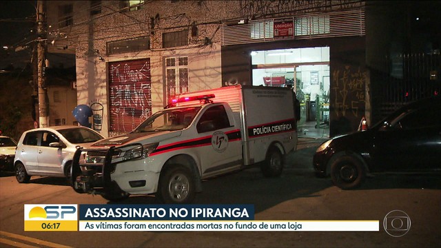 Pais, filho e funcionário de loja são encontrados mortos na Rua do Grito, no Ipiranga (Foto: Reprodução TV Globo).