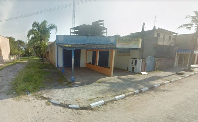 Confusão aconteceu na noite de domingo (18) em um bar de Itanhaém, SP (Foto: Divulgação).