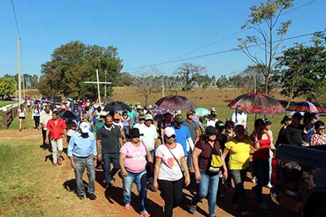 Estrada vicinal demanda ao patrimônio de Paranápolis, onde acontecem procissões e cavalgadas. Foto: MANOEL MESSIAS/Agência